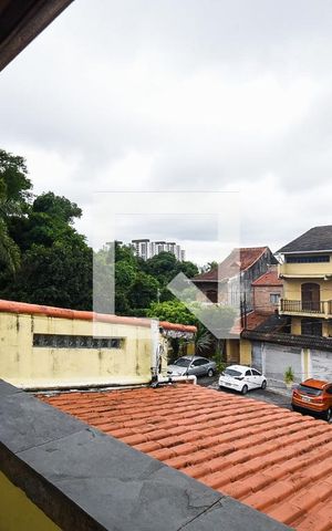 Casa de condomínio à venda com 225m², 3 quartos e 2 vagas Casa de condomínio à venda com 225m², 3 quartos e 2 vagasVaranda da suíte
