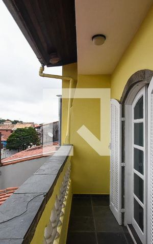 Casa de condomínio à venda com 225m², 3 quartos e 2 vagas Casa de condomínio à venda com 225m², 3 quartos e 2 vagasVaranda da suíte