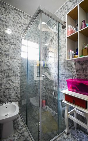 Casa de condomínio à venda com 225m², 3 quartos e 2 vagas Casa de condomínio à venda com 225m², 3 quartos e 2 vagasBanheiro suíte