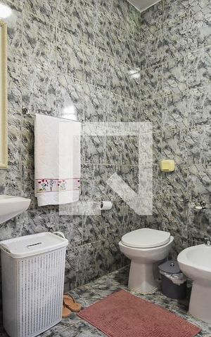 Casa de condomínio à venda com 225m², 3 quartos e 2 vagas Casa de condomínio à venda com 225m², 3 quartos e 2 vagasBanheiro suíte