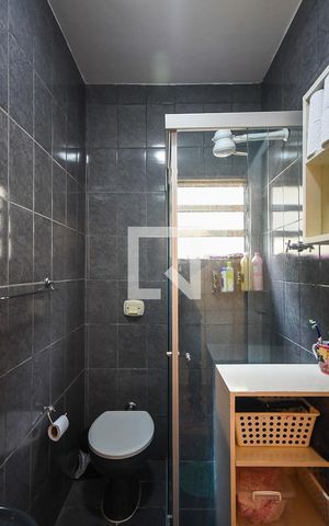 Casa de condomínio à venda com 225m², 3 quartos e 2 vagas Casa de condomínio à venda com 225m², 3 quartos e 2 vagasBanheiro