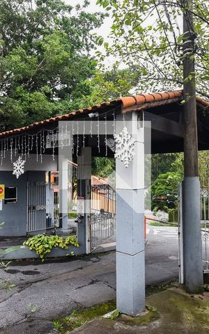 Casa de condomínio à venda com 225m², 3 quartos e 2 vagas Casa de condomínio à venda com 225m², 3 quartos e 2 vagasFachada do condomínio