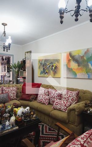 Casa de condomínio à venda com 225m², 3 quartos e 2 vagas Casa de condomínio à venda com 225m², 3 quartos e 2 vagasSala