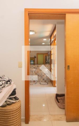 Casa à venda com 350m², 3 quartos e 4 vagasÁrea de Serviço