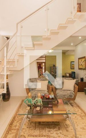 Casa à venda com 350m², 3 quartos e 4 vagasSala