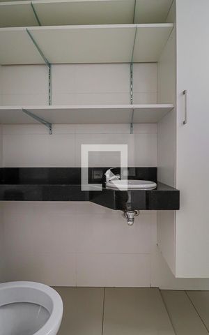 Apartamento para alugar com 63m², 2 quartos e 2 vagasBanheiro de Serviço 