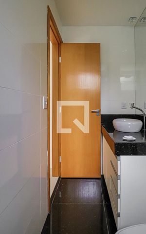 Apartamento para alugar com 63m², 2 quartos e 2 vagasBanheiro do Quarto 1 Suíte 