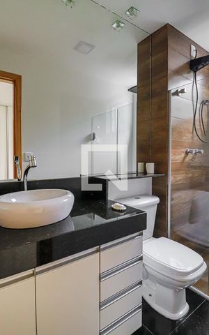 Apartamento para alugar com 63m², 2 quartos e 2 vagasBanheiro do Quarto 1 Suíte 