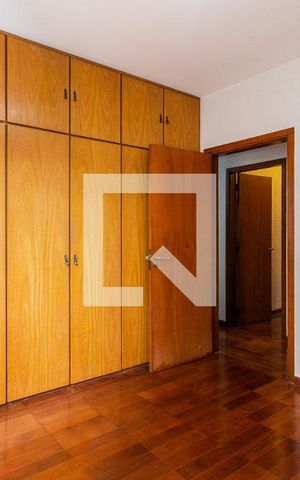 Apartamento à venda com 230m², 5 quartos e 3 vagasQuarto 2