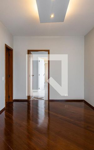 Apartamento à venda com 230m², 5 quartos e 3 vagasSala