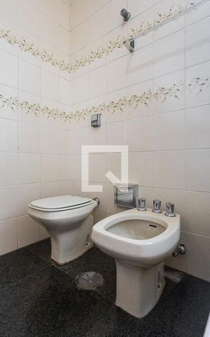 Apartamento à venda com 230m², 5 quartos e 3 vagasBanheiro da Suíte 1