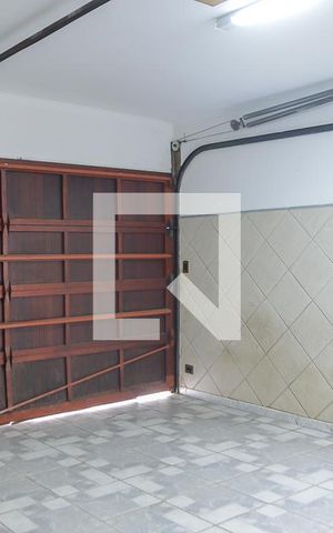 Casa para alugar com 378m², 4 quartos e 4 vagas Casa para alugar com 378m², 4 quartos e 4 vagasGaragem