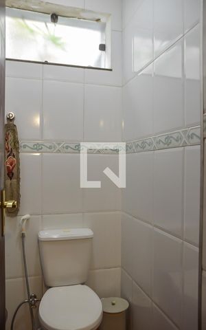 Casa para alugar com 378m², 4 quartos e 4 vagas Casa para alugar com 378m², 4 quartos e 4 vagasLavabo