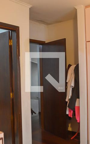 Casa para alugar com 378m², 4 quartos e 4 vagas Casa para alugar com 378m², 4 quartos e 4 vagasQuarto 2 - Suíte