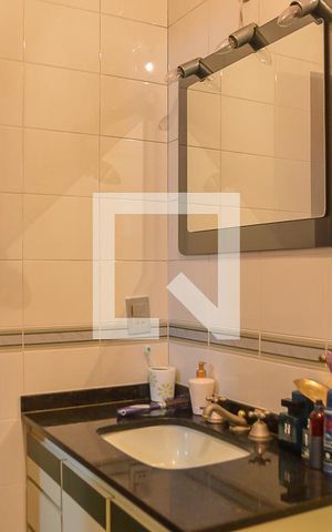 Casa para alugar com 378m², 4 quartos e 4 vagas Casa para alugar com 378m², 4 quartos e 4 vagasBanheiro da Suíte 3