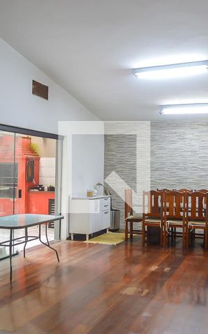 Casa para alugar com 378m², 4 quartos e 4 vagas Casa para alugar com 378m², 4 quartos e 4 vagasSalão de Festas