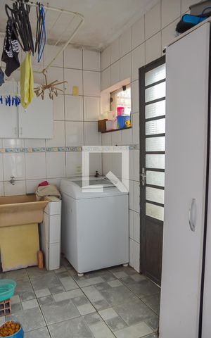 Casa para alugar com 378m², 4 quartos e 4 vagas Casa para alugar com 378m², 4 quartos e 4 vagasÁrea de Serviço