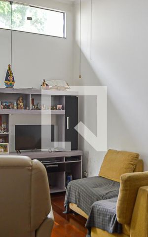 Casa para alugar com 378m², 4 quartos e 4 vagas Casa para alugar com 378m², 4 quartos e 4 vagasSala 2