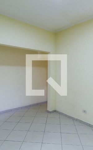 Casa para alugar com 55m², 1 quarto e sem vaga Casa para alugar com 55m², 1 quarto e sem vagaSala