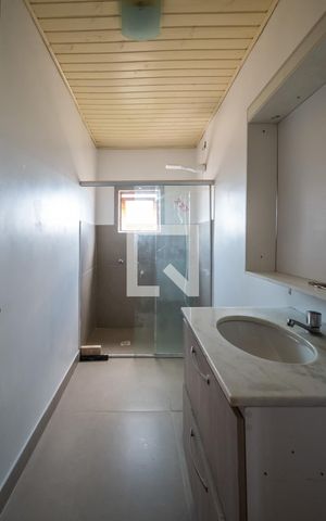 Casa à venda com 60m², 3 quartos e 1 vagaSuíte