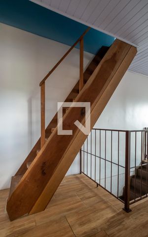 Casa à venda com 60m², 3 quartos e 1 vagaEscada