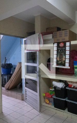 Casa à venda com 240m², 3 quartos e 2 vagas Casa à venda com 240m², 3 quartos e 2 vagasÁrea de Serviço
