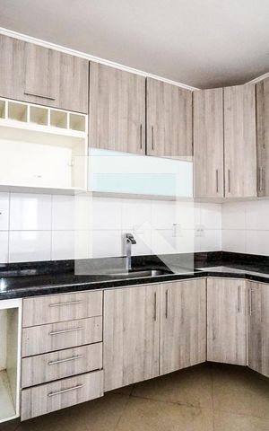 Casa à venda com 486m², 5 quartos e 3 vagas Casa à venda com 486m², 5 quartos e 3 vagasCozinha
