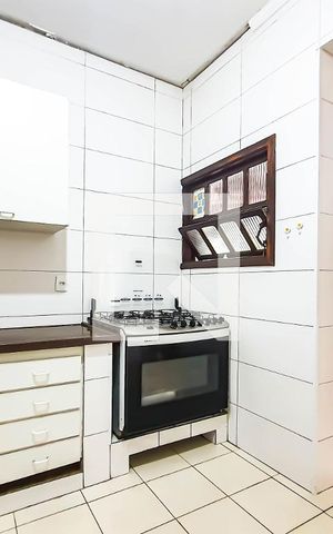 Casa para alugar com 650m², 7 quartos e 5 vagas Casa para alugar com 650m², 7 quartos e 5 vagasCozinha - Armários
