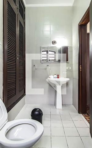 Casa para alugar com 650m², 7 quartos e 5 vagas Casa para alugar com 650m², 7 quartos e 5 vagasBanheiro da Suíte 1