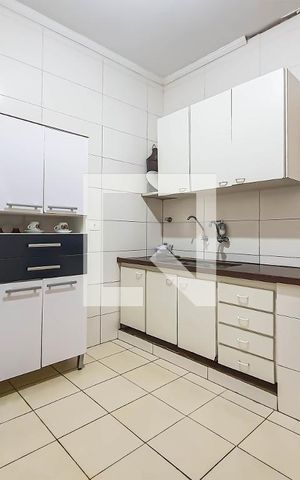 Casa para alugar com 650m², 7 quartos e 5 vagas Casa para alugar com 650m², 7 quartos e 5 vagasCozinha - Armários