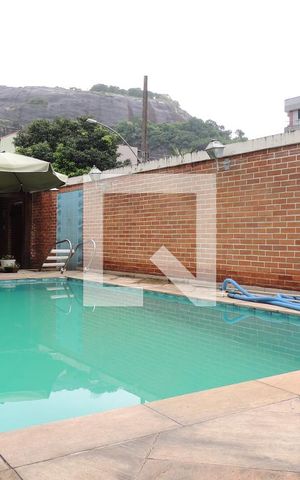 Casa à venda com 548m², 8 quartos e 2 vagasPiscina