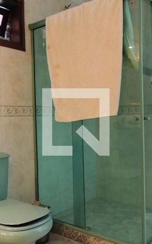 Casa à venda com 548m², 8 quartos e 2 vagasBanheiro da Suíte 4