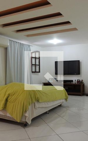 Casa à venda com 548m², 8 quartos e 2 vagasQuarto Suíte 4
