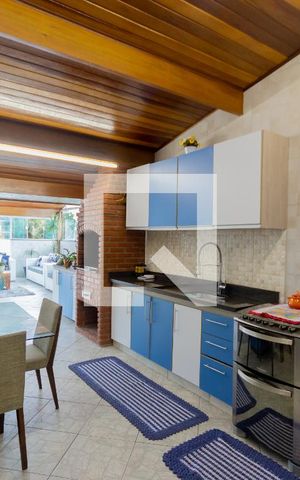 Apartamento à venda com 140m², 3 quartos e 2 vagas Apartamento à venda com 140m², 3 quartos e 2 vagasÁrea Gourmet