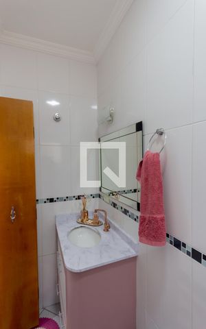 Apartamento à venda com 140m², 3 quartos e 2 vagas Apartamento à venda com 140m², 3 quartos e 2 vagasBanheiro da Suíte