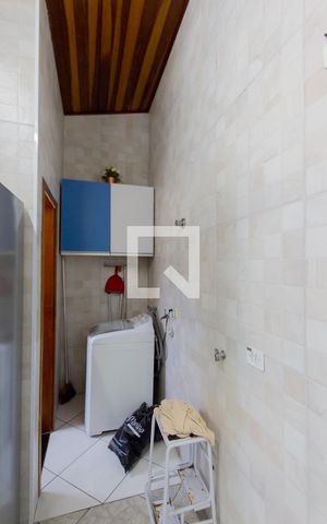 Apartamento à venda com 140m², 3 quartos e 2 vagas Apartamento à venda com 140m², 3 quartos e 2 vagasÁrea de Serviço