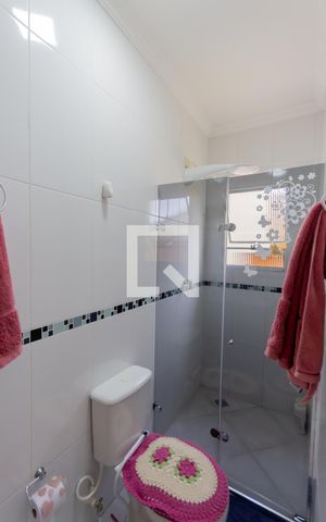 Apartamento à venda com 140m², 3 quartos e 2 vagas Apartamento à venda com 140m², 3 quartos e 2 vagasBanheiro da Suíte