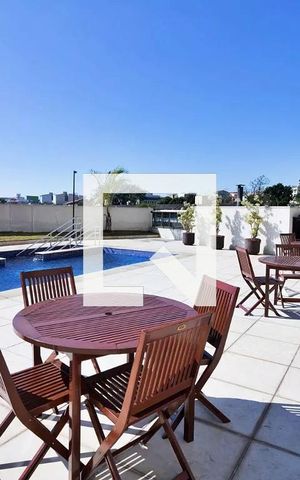 Apartamento à venda com 90m², 2 quartos e 1 vaga Apartamento à venda com 90m², 2 quartos e 1 vagaÁrea comum - Piscina