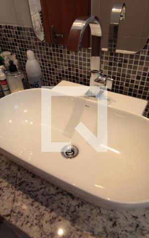 Apartamento à venda com 144m², 4 quartos e 2 vagasBanheiro Social
