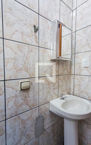 Casa para alugar com 250m², 3 quartos e 4 vagas Casa para alugar com 250m², 3 quartos e 4 vagasBanheiro da Suite