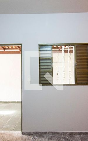 Casa para alugar com 250m², 3 quartos e 4 vagas Casa para alugar com 250m², 3 quartos e 4 vagasSala
