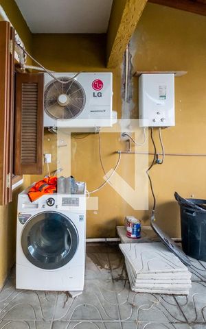 Casa à venda com 142m², 4 quartos e 2 vagasQuintal