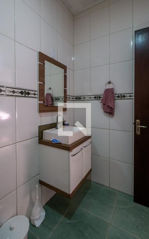 Casa à venda com 142m², 4 quartos e 2 vagasBanheiro 1