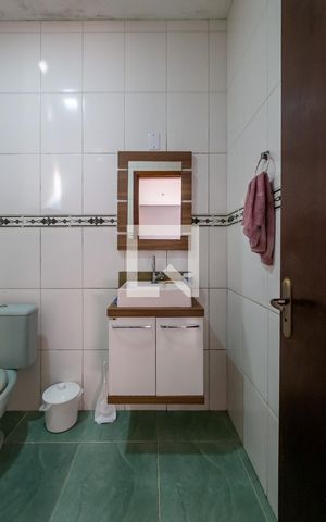 Casa à venda com 142m², 4 quartos e 2 vagasBanheiro 1