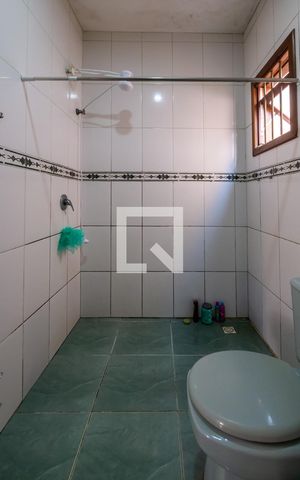 Casa à venda com 142m², 4 quartos e 2 vagasBanheiro 1