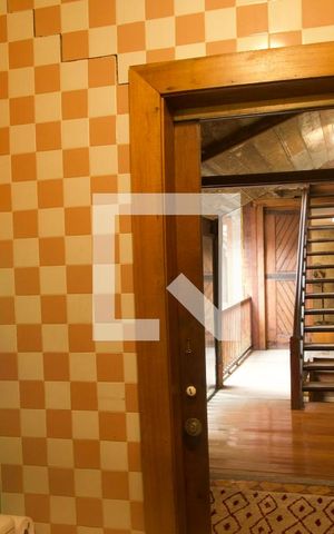 Casa à venda com 320m², 3 quartos e sem vaga Casa à venda com 320m², 3 quartos e sem vagaBanheiro social