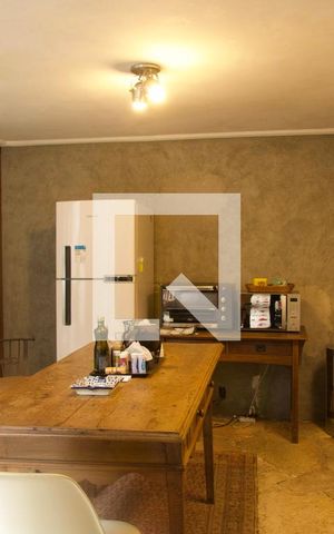 Casa à venda com 320m², 3 quartos e sem vaga Casa à venda com 320m², 3 quartos e sem vagaCozinha americana