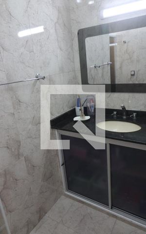 Casa à venda com 230m², 3 quartos e 2 vagasBanheiro