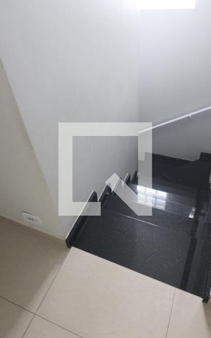 Casa à venda com 230m², 3 quartos e 2 vagasEscada