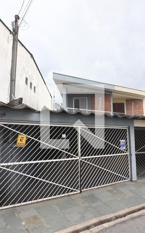 Casa à venda com 230m², 3 quartos e 2 vagasFachada
